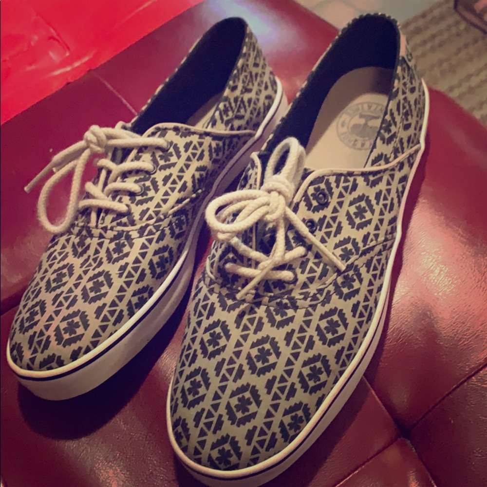 Etnies shoes